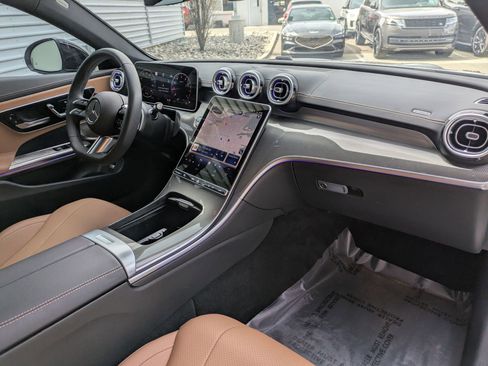 Used 2025 Mercedes-Benz CLE 300 4MATIC Coupe image 32