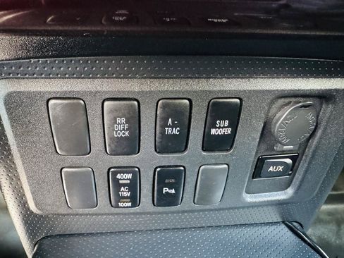 Used 2007 Toyota FJ Cruiser 4WD w/ Upgrade Pkg 2 image 13