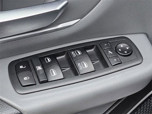 Used 2021 RAM 1500 Big Horn image 13