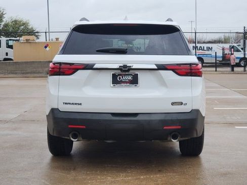 Used 2022 Chevrolet Traverse LT image 13