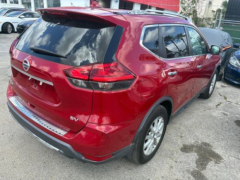Used 2017 Nissan Rogue SV w/ Sun & Sound Touring Package FWD image 5