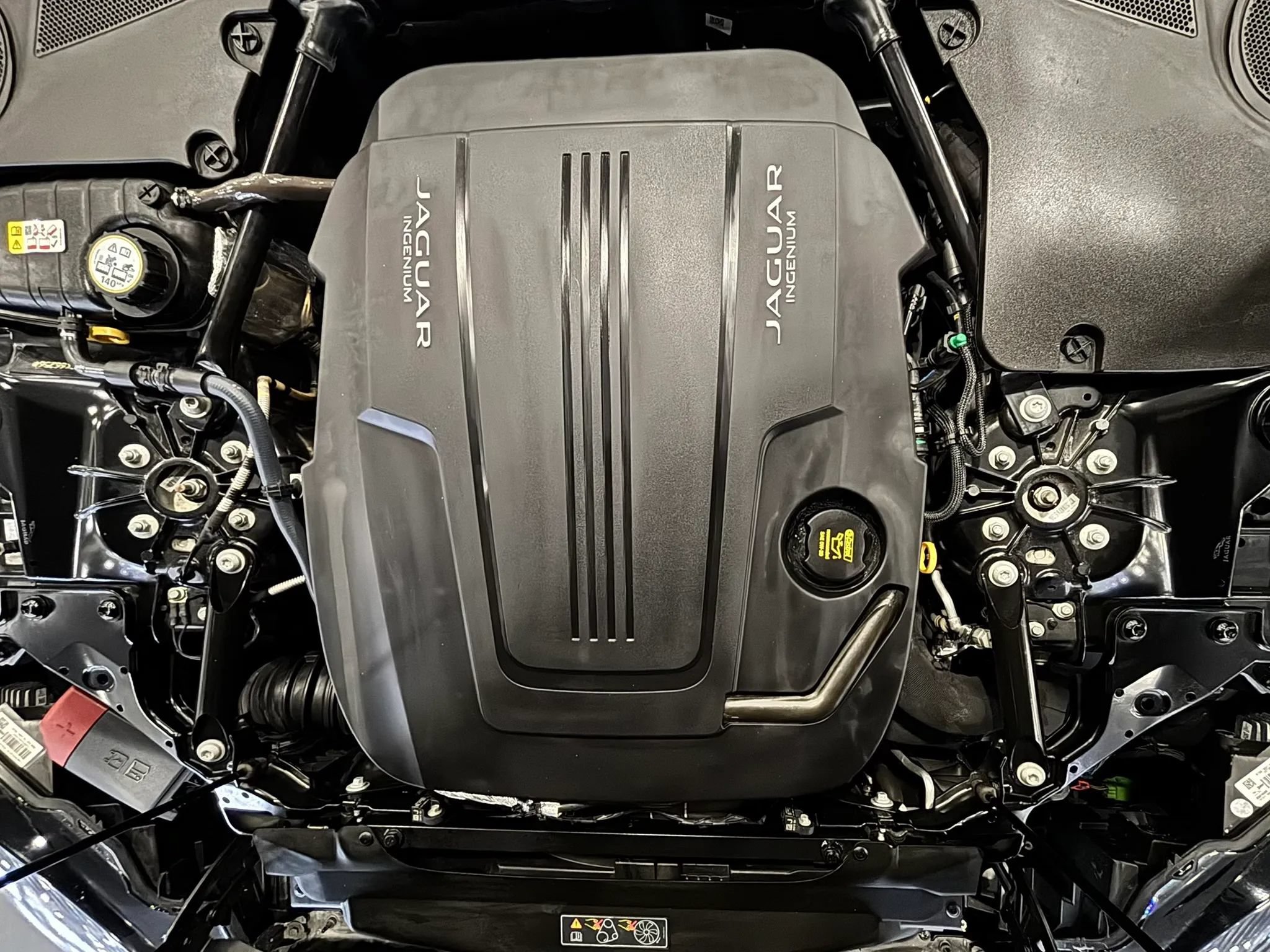 Used 2020 Jaguar F-TYPE Convertible RWD image 34
