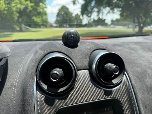 Used 2017 McLaren 570S Coupe image 33