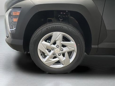 New 2026 Hyundai Kona SE image 6
