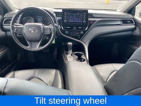 Used 2023 Toyota Camry SE image 5