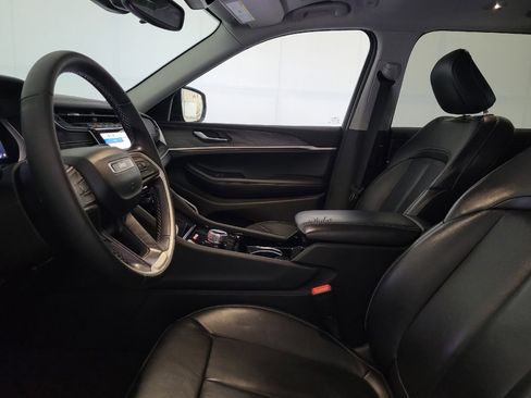 Used 2022 Jeep Grand Cherokee L Limited RWD image 17