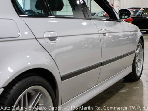 Used 2003 BMW M5 RWD image 23