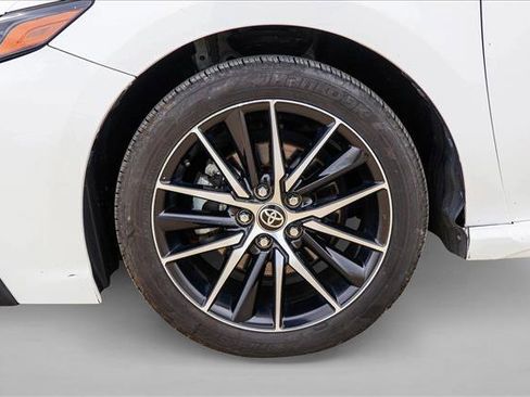 Used 2021 Toyota Camry SE FWD image 9