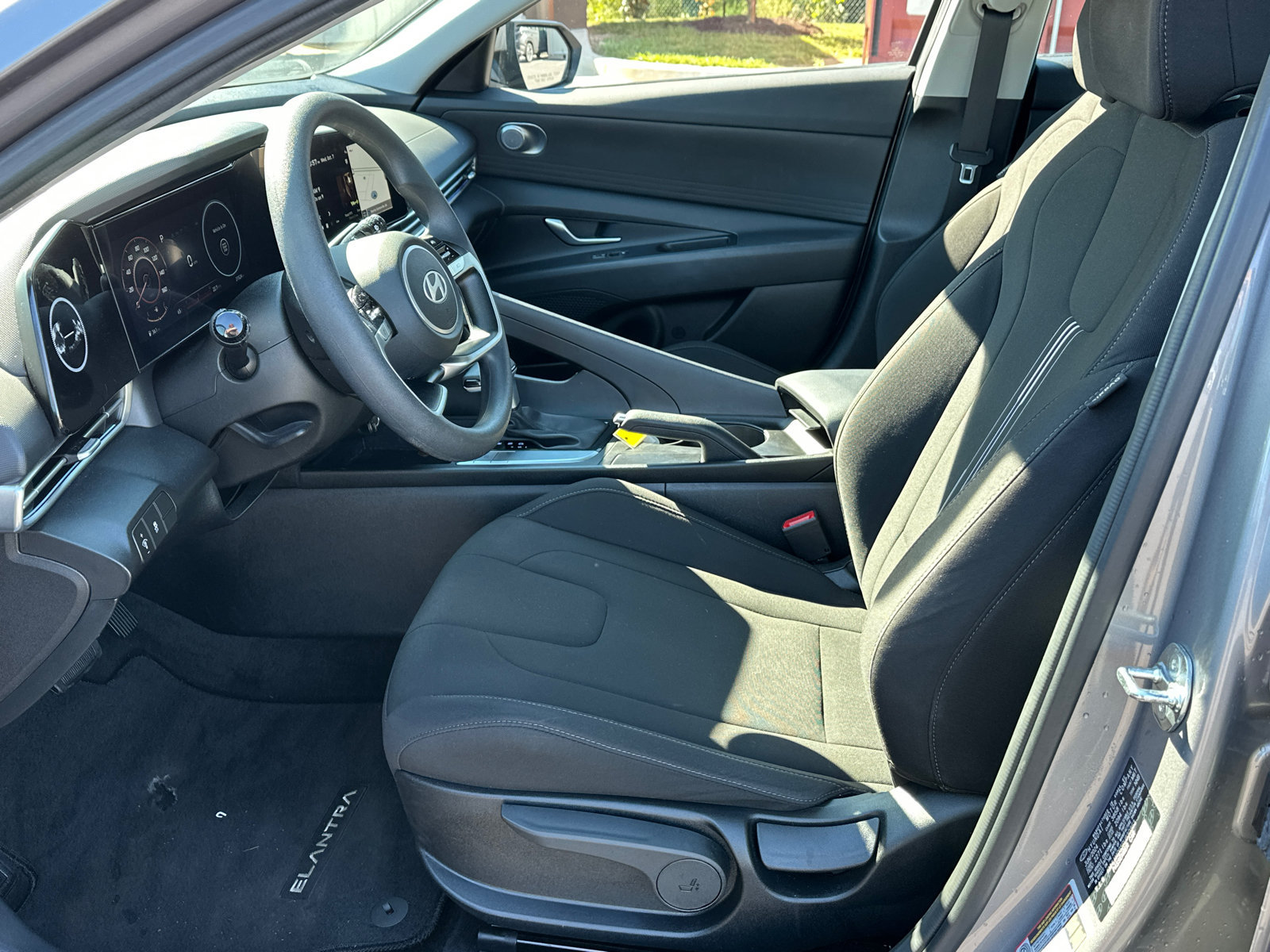 Certified 2024 Hyundai Elantra SEL FWD image 11
