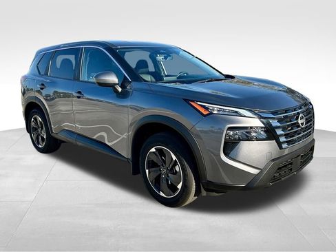 Certified 2025 Nissan Rogue SV image 3