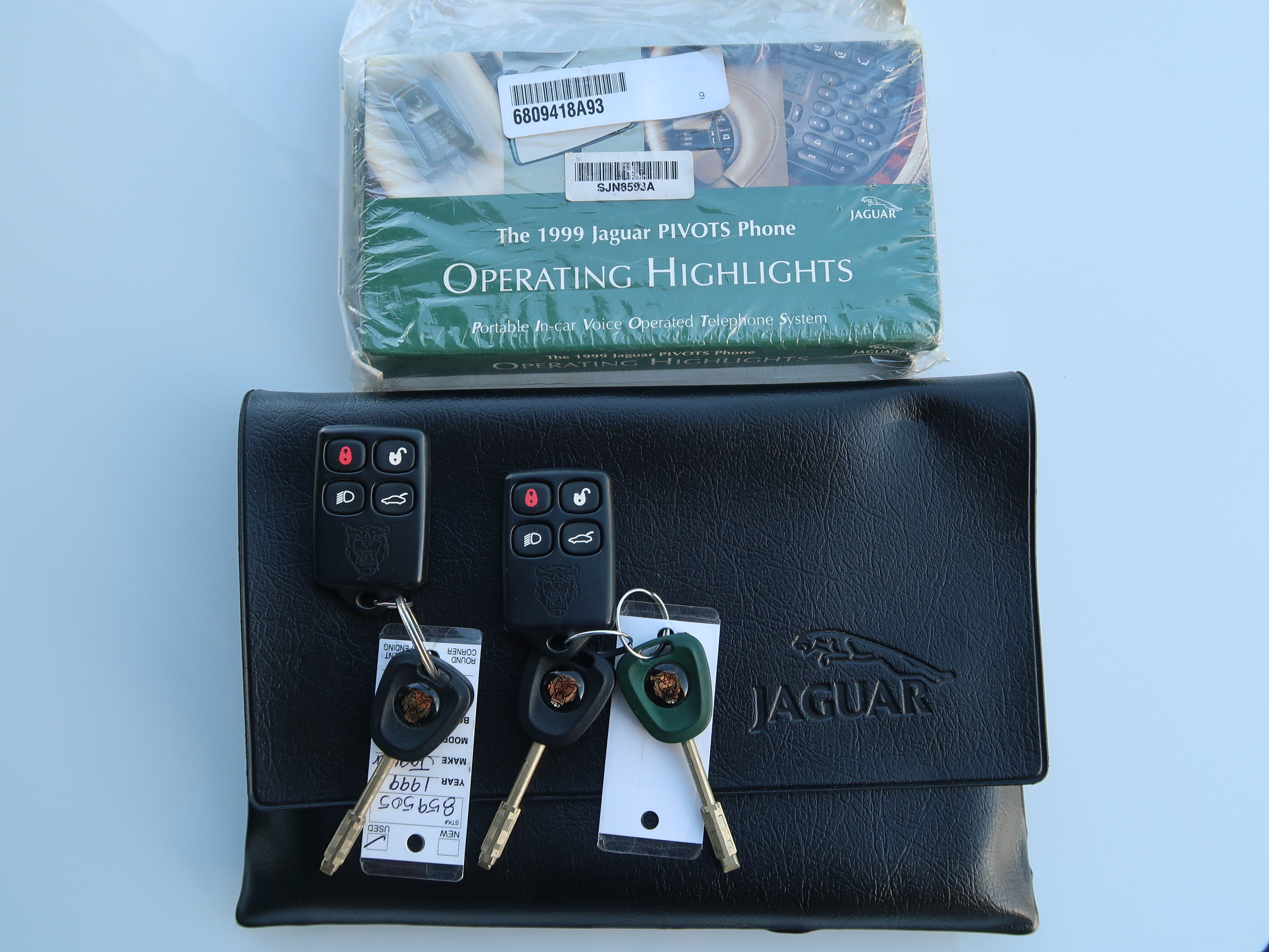 Used 1999 Jaguar XJ8 RWD image 25