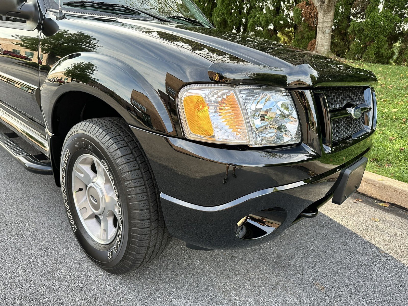 Used 2004 Ford Explorer Sport Trac 4x4 image 55