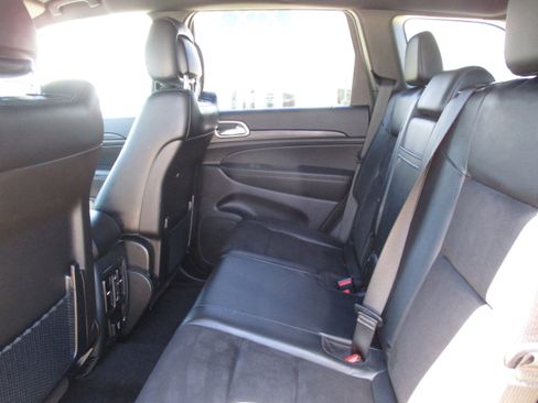 Used 2022 Jeep Grand Cherokee Laredo X image 40