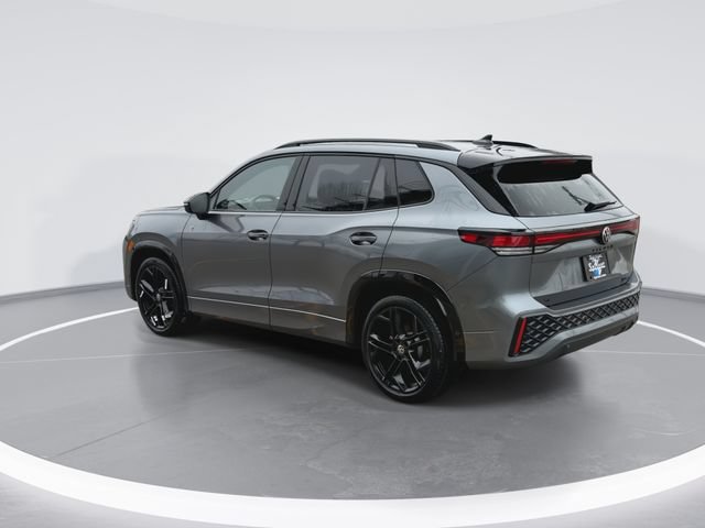 New 2026 Volkswagen Tiguan SE R-Line FWD image 2