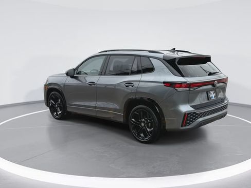 New 2026 Volkswagen Tiguan SE R-Line FWD image 2