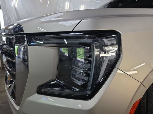 Used 2022 GMC Yukon SLT w/ SLT Luxury Package AWD/4WD image 35