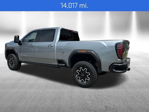 Used 2024 GMC Sierra 2500 AT4X AWD/4WD image 3