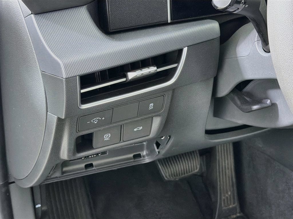 Used 2025 Hyundai Sonata SEL FWD image 13