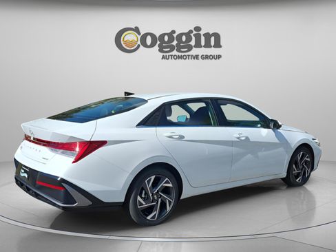 New 2026 Hyundai Elantra Limited image 6