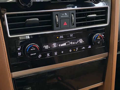 Used 2024 INFINITI QX80 Sensory w/ Cargo Package image 28