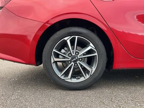 Used 2023 Kia Forte LXS image 6