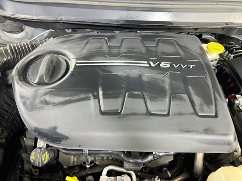 Used 2022 Jeep Cherokee Trailhawk AWD/4WD image 27