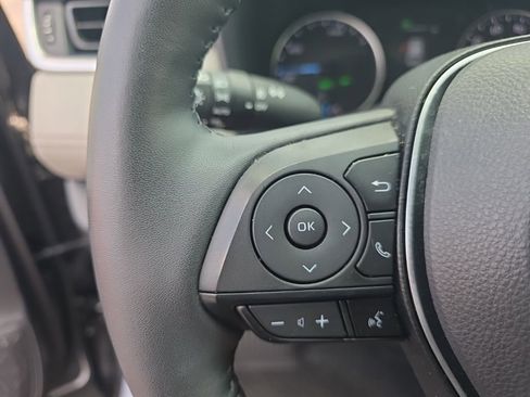 Certified 2022 Toyota RAV4 XLE Premium AWD/4WD image 16