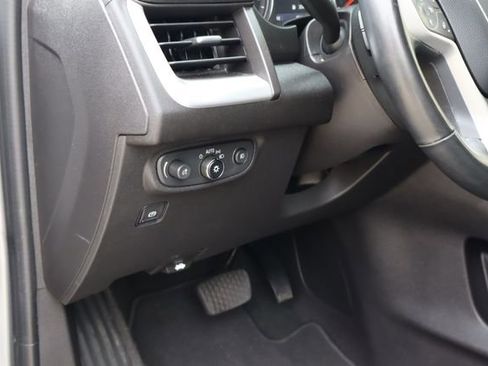 Used 2024 GMC Terrain SLT FWD image 23
