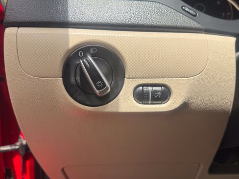 Used 2012 Volkswagen Jetta SE FWD image 17