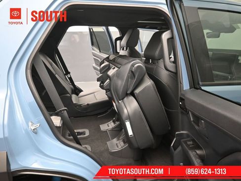 Used 2025 Toyota 4Runner TRD Off-Road Premium image 33