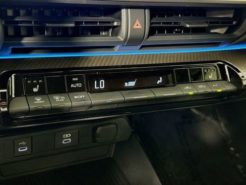 Used 2024 Toyota Prius XLE image 15