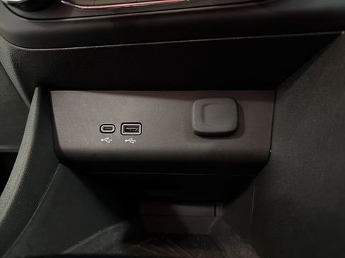Certified 2025 Buick Encore GX Preferred AWD/4WD image 24