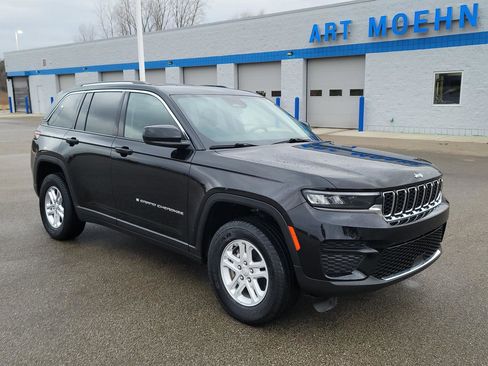 Used 2023 Jeep Grand Cherokee Laredo w/ Luxury Tech Group I image 12