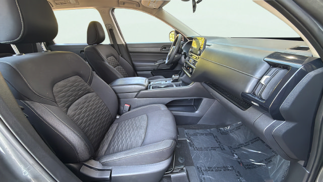Used 2023 Nissan Pathfinder S FWD image 25
