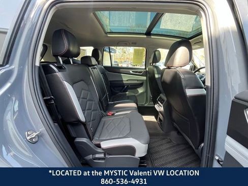 Used 2024 Volkswagen Atlas Peak Edition SEL image 21