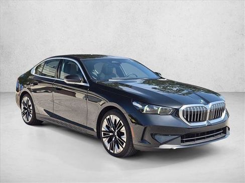 Used 2026 BMW 540i xDrive AWD/4WD image 3