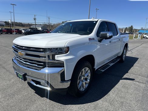 Used 2019 Chevrolet Silverado 1500 LTZ w/ LTZ Premium Package image 3