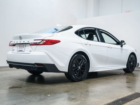 Used 2025 Toyota Camry SE w/ Convenience Package AWD/4WD image 9