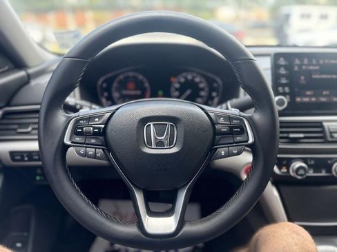 Used 2018 Honda Accord Touring image 24