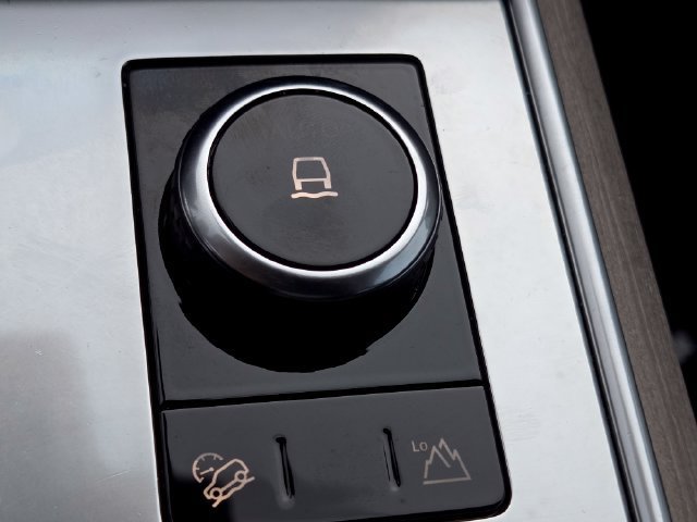 Used 2023 Land Rover Range Rover SE AWD/4WD image 12