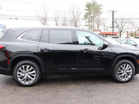 Used 2025 Buick Enclave Preferred image 6