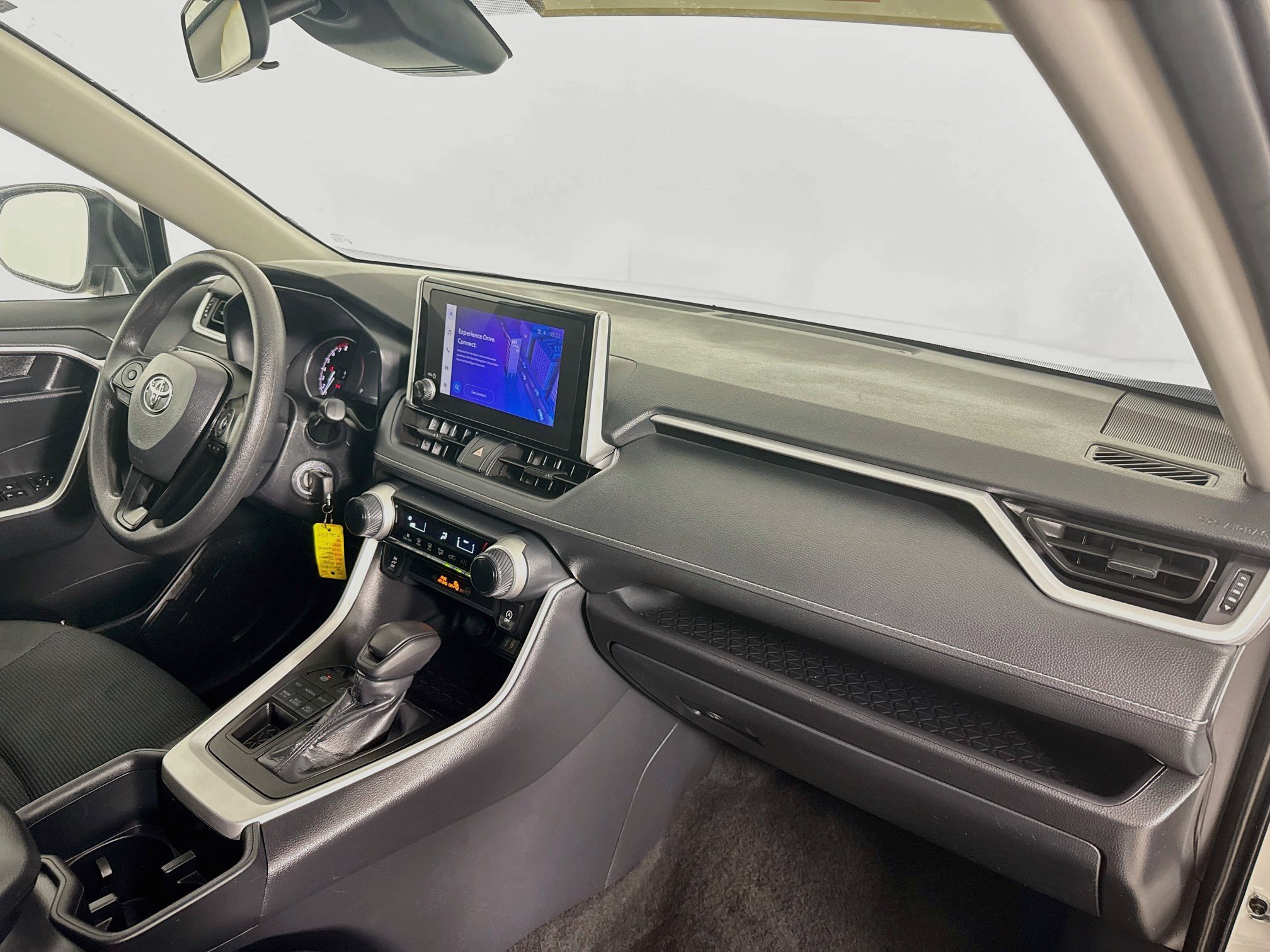 Certified 2025 Toyota RAV4 LE AWD/4WD image 29