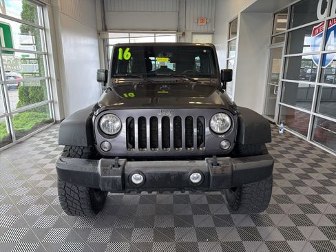 Used 2016 Jeep Wrangler Unlimited Sport AWD/4WD image 2