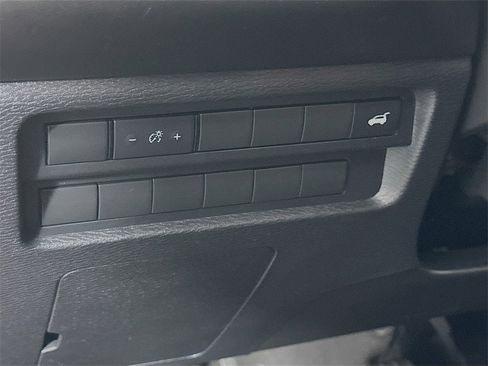 Used 2024 Mitsubishi Outlander SE image 12