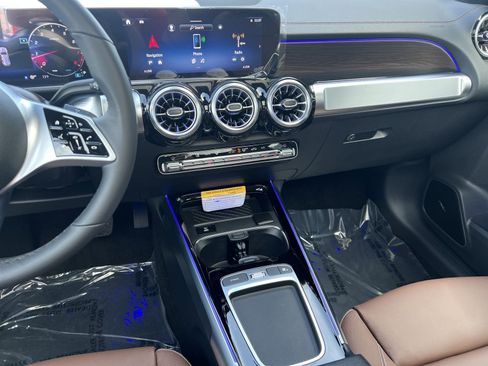 Certified 2025 Mercedes-Benz GLB 250 image 34