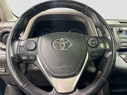 Used 2018 Toyota RAV4 XLE w/ Plus Extra Value Package AWD/4WD image 12