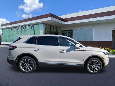 Certified 2023 Lincoln Nautilus Reserve w/ Equipment Group 201A image 4