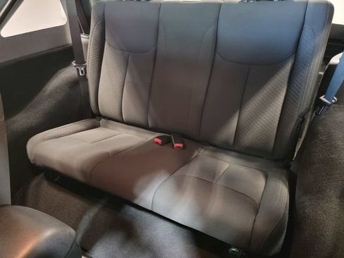 Used 2018 Jeep Wrangler Sport AWD/4WD image 13