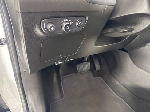 Used 2021 Buick Encore GX Select image 15