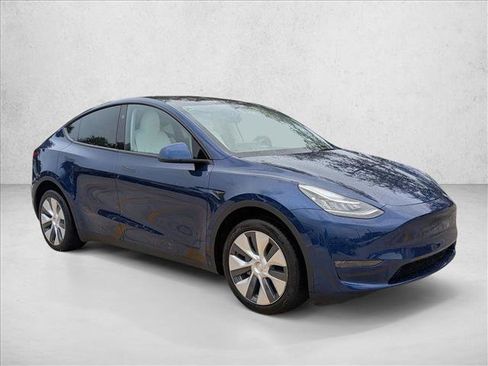 Used 2023 Tesla Model Y Long Range image 3